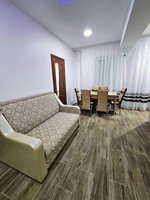 2 Bedroom Central Apartment Κισινάου Εξωτερικό φωτογραφία